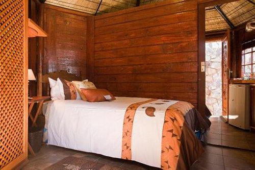 Shower and Toilet en-suite. Only ¾ bed.